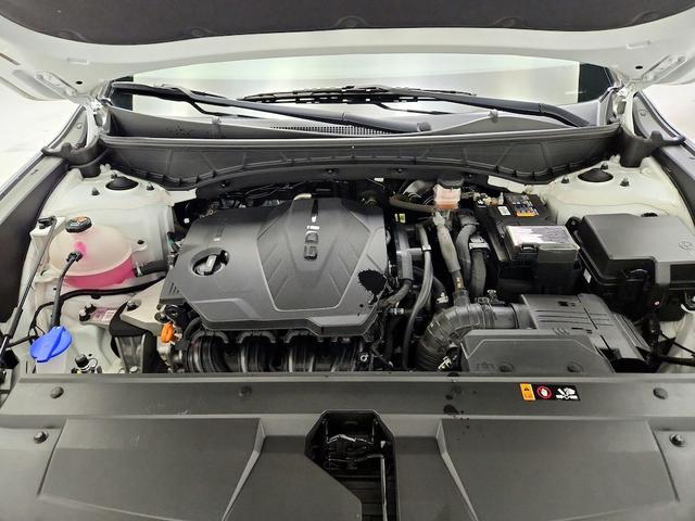 Photo of 2022 White Hyundai SANTA CRUZ