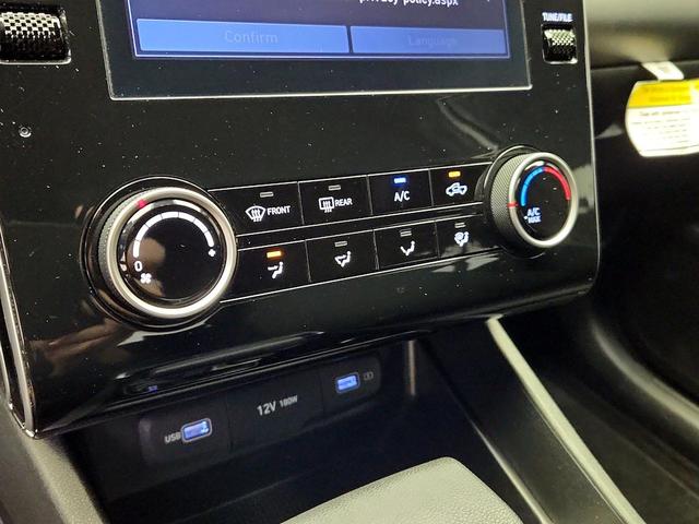 Photo of 2022 White Hyundai SANTA CRUZ