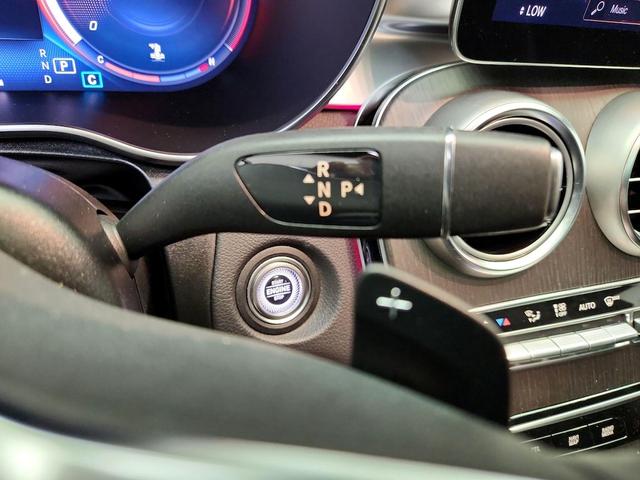 Photo of 2022 Black Mercedes-Benz GLC 300