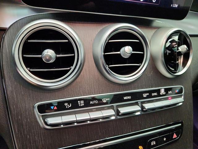 Photo of 2022 Black Mercedes-Benz GLC 300