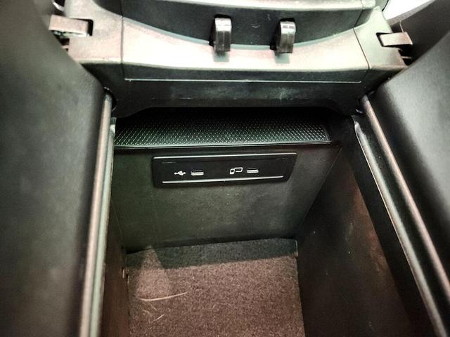 Photo of 2022 Black Mercedes-Benz GLC 300