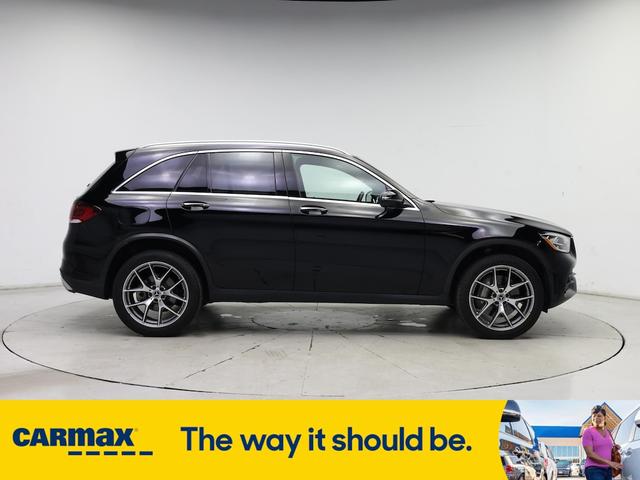 Photo of 2022 Black Mercedes-Benz GLC 300