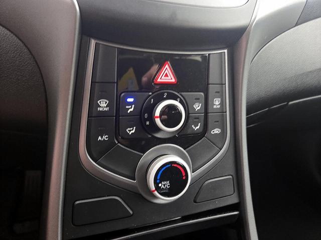 Photo of 2015 Silver Hyundai ELANTRA
