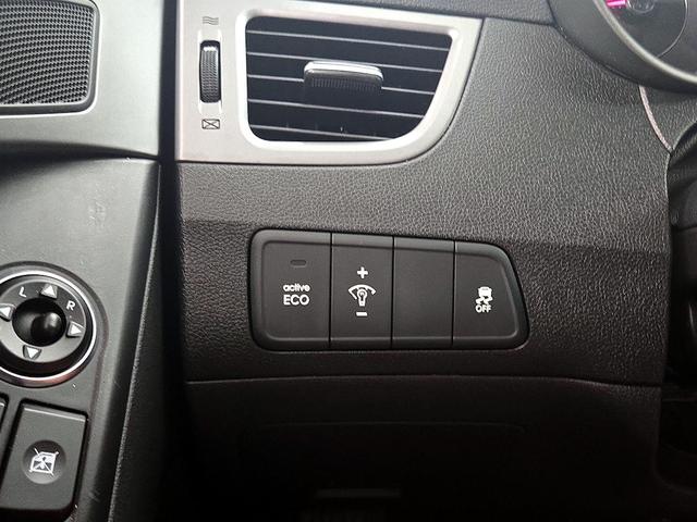 Photo of 2015 Silver Hyundai ELANTRA