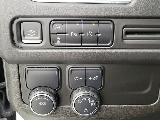 Photo of 2023 White Chevrolet Tahoe