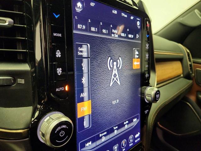 Photo of 2021 Black RAM 1500