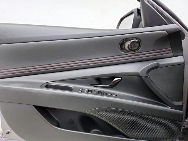 Photo of 2023 Gray Hyundai ELANTRA