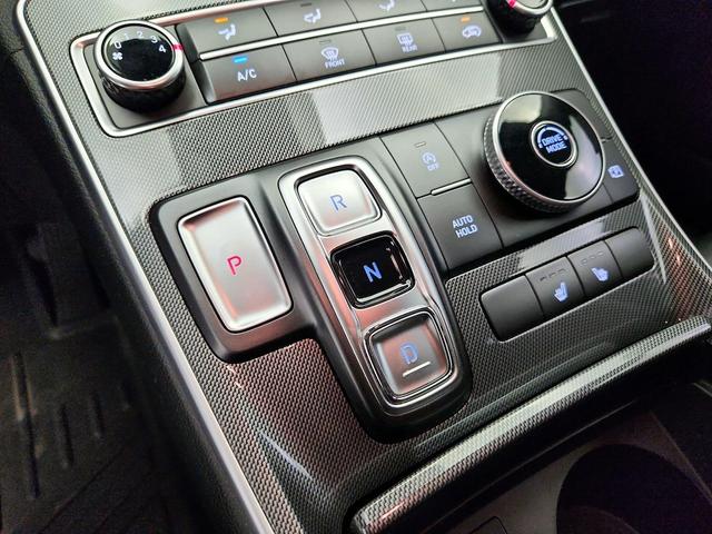 Photo of 2022 Gray Hyundai SANTA FE