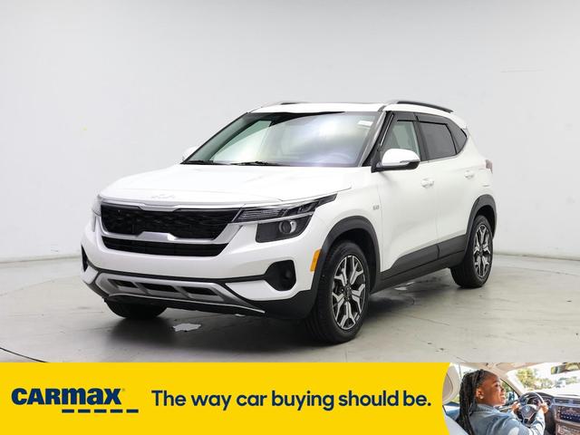 Photo of 2023 White Kia Seltos