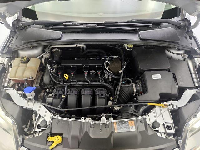 Photo of 2014 Silver Ford Focus