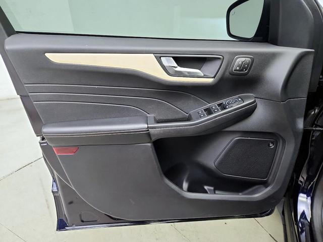 Photo of 2021 Blue Ford Escape