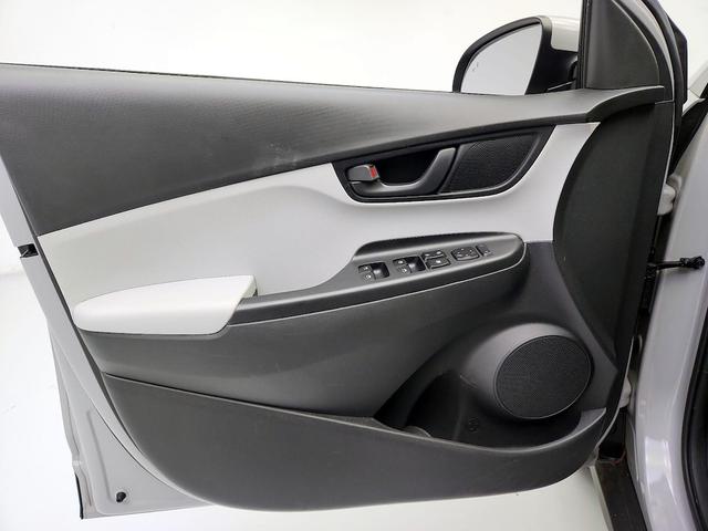 Photo of 2022 Silver Hyundai KONA
