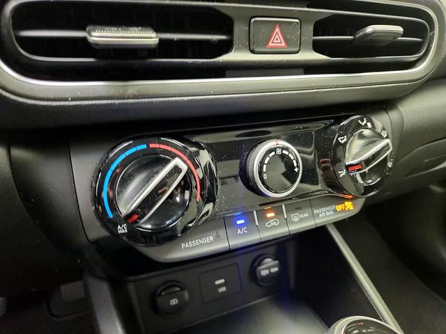 Photo of 2022 Silver Hyundai KONA