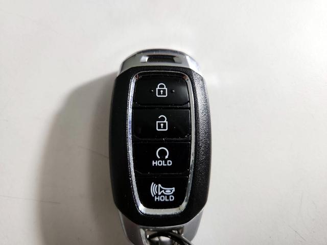 Photo of 2022 Silver Hyundai KONA