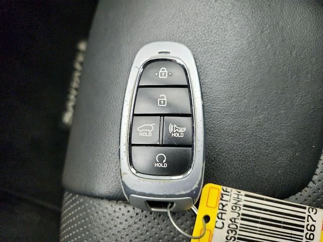 Photo of 2022 Black Hyundai SANTA FE