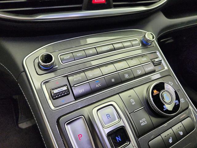 Photo of 2022 Black Hyundai SANTA FE