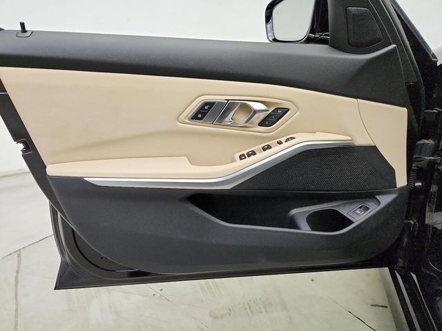 Photo of 2019 Black BMW 330