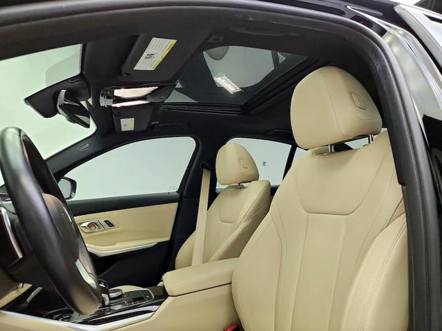 Photo of 2019 Black BMW 330