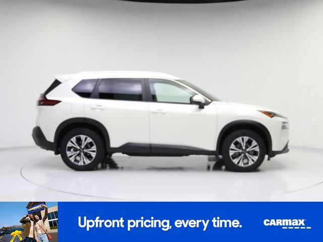 Photo of 2022 White Nissan Rogue