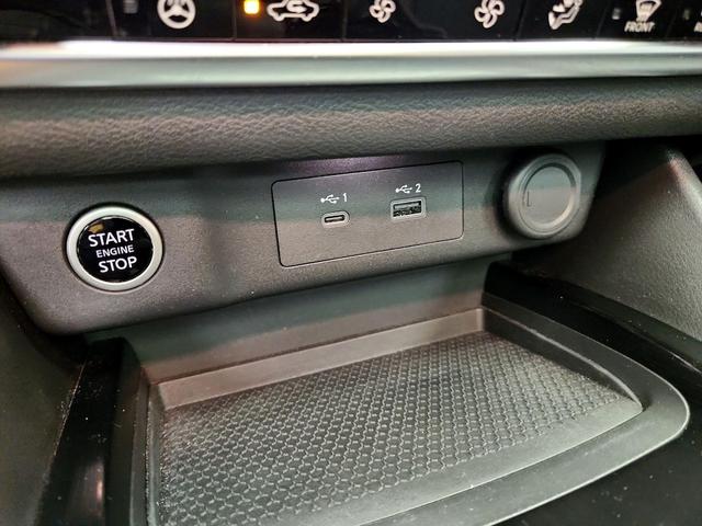 Photo of 2022 White Nissan Rogue