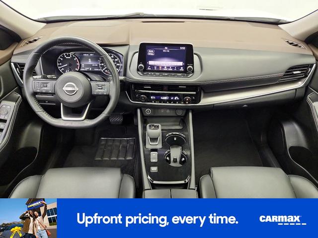 Photo of 2022 White Nissan Rogue