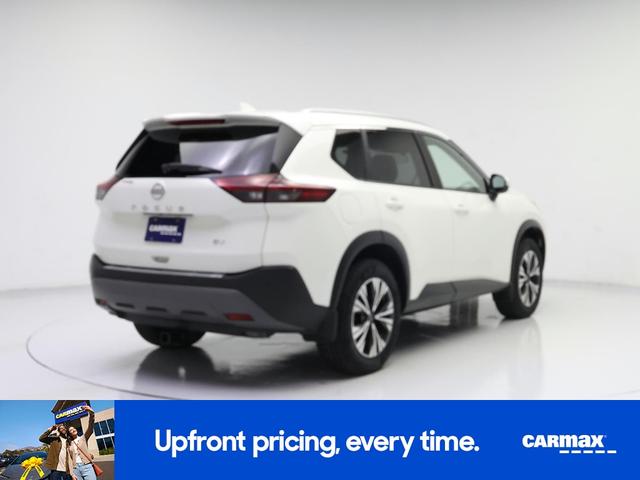 Photo of 2022 White Nissan Rogue