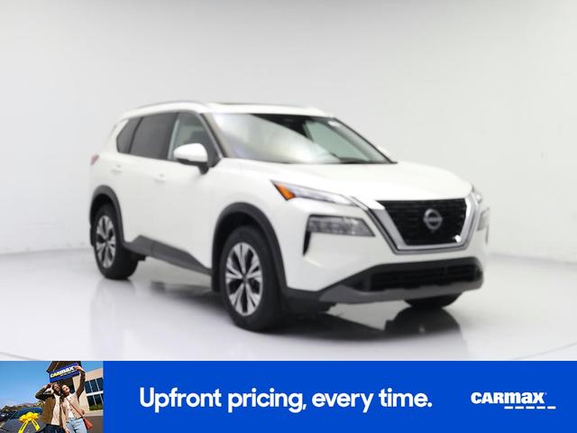 Photo of 2022 White Nissan Rogue