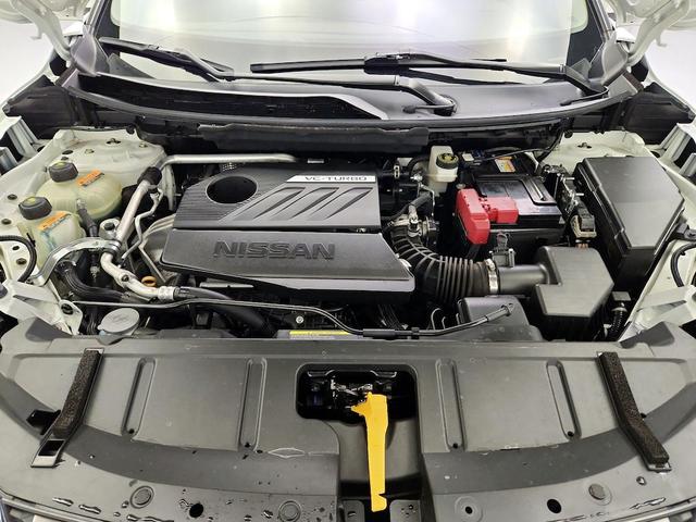 Photo of 2022 White Nissan Rogue