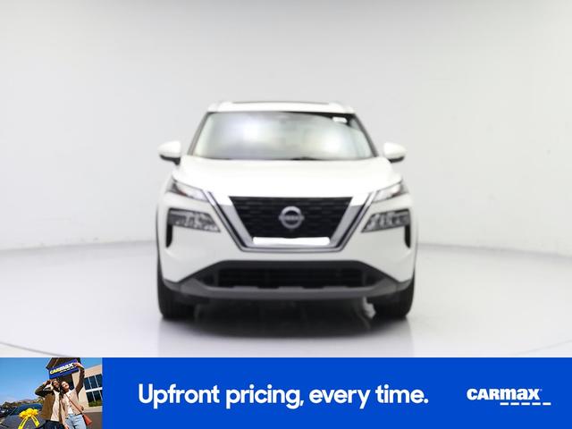Photo of 2022 White Nissan Rogue