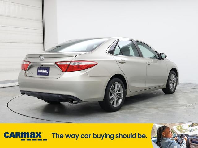 Photo of 2017 Gold Toyota Camry