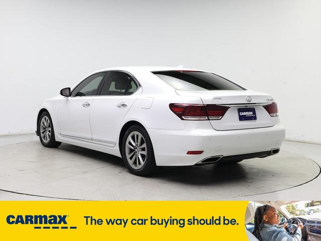 Photo of 2015 White Lexus LS 460