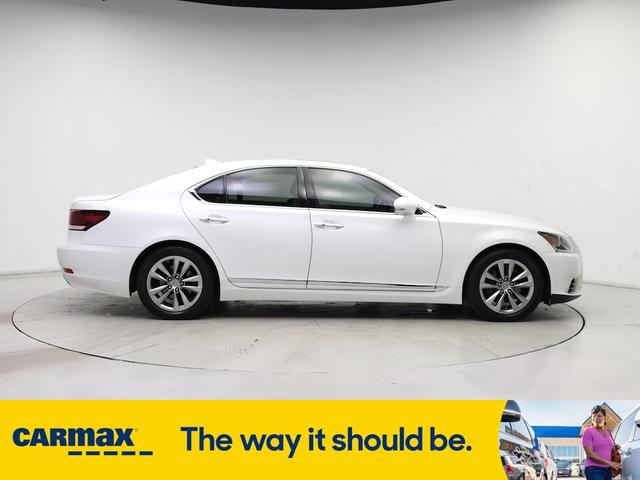 Photo of 2015 White Lexus LS 460