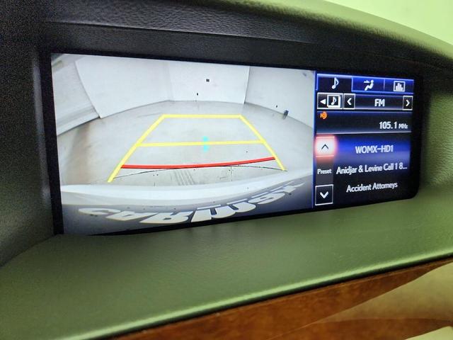 Photo of 2015 White Lexus LS 460