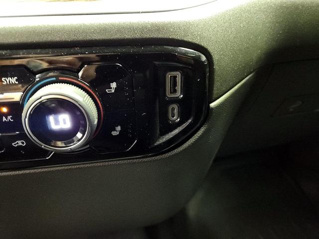 Photo of 2022 Black Chevrolet Silverado 1500