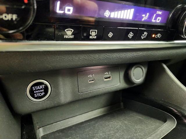 Photo of 2021 Blue Nissan Rogue