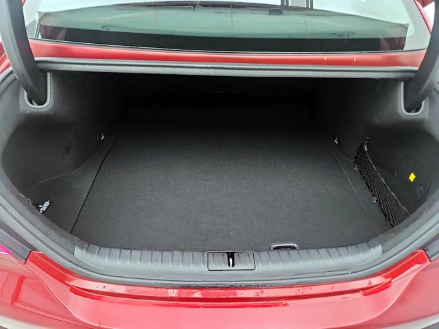 Photo of 2022 Red Genesis G70
