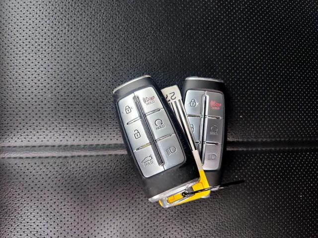 Photo of 2022 Red Genesis G70