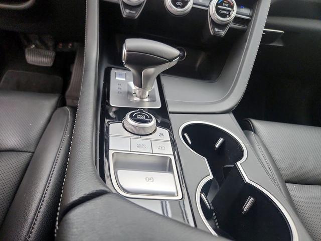 Photo of 2022 Red Genesis G70