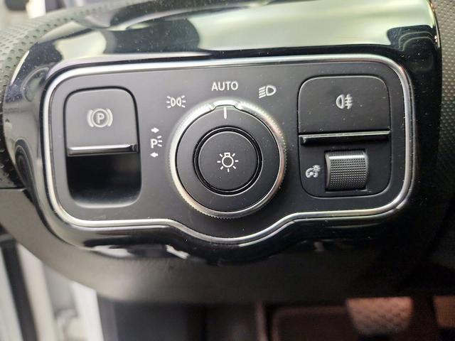 Photo of 2019 White Mercedes-Benz A-Class