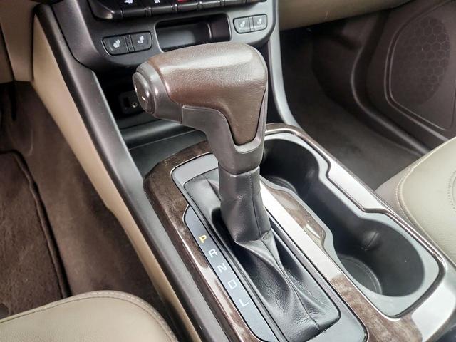 Photo of 2019 White GMC Canyon