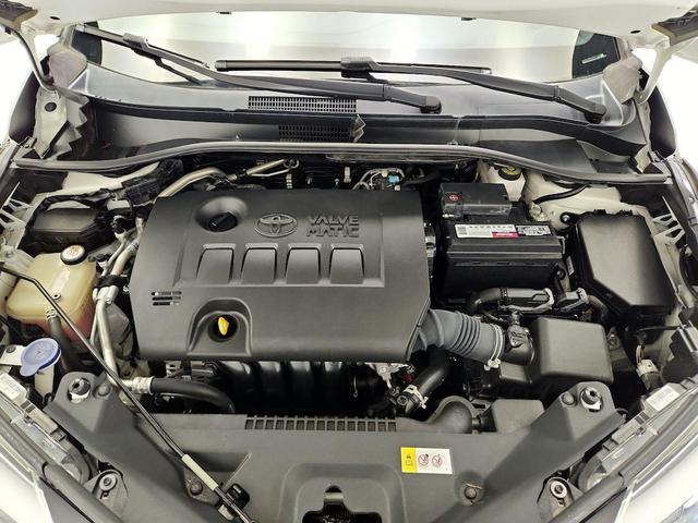 Photo of 2021 White Toyota C-HR