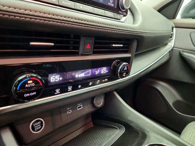 Photo of 2023 Black Nissan Rogue