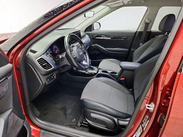 Photo of 2022 Brown Kia Seltos
