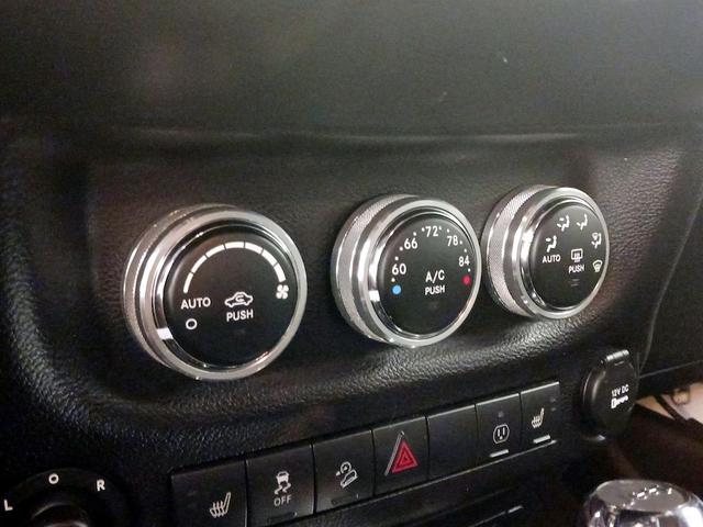 Photo of 2015 White Jeep Wrangler