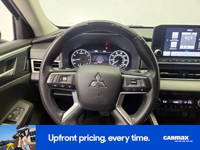 Photo of 2022 Black Mitsubishi Outlander