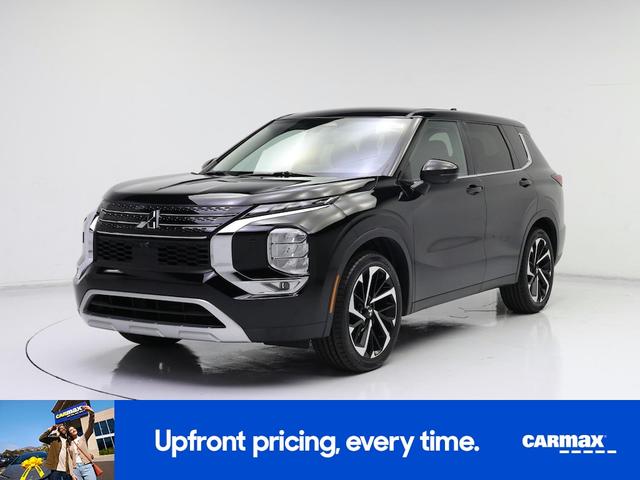 Photo of 2022 Black Mitsubishi Outlander