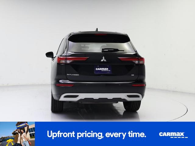 Photo of 2022 Black Mitsubishi Outlander