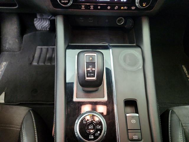 Photo of 2022 Black Mitsubishi Outlander