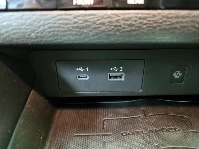 Photo of 2022 Black Mitsubishi Outlander