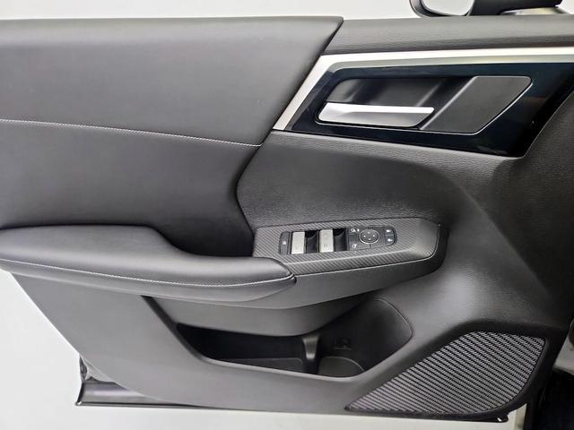 Photo of 2022 Black Mitsubishi Outlander